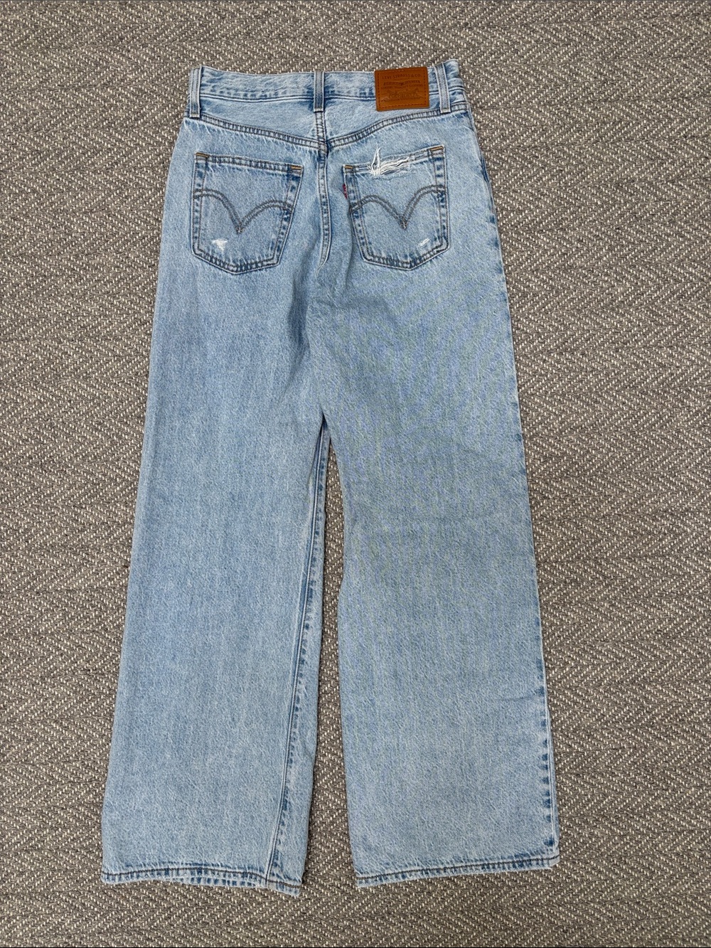 LEVI’S Ribcage Wideleg Jeans - Picture 4 of 12